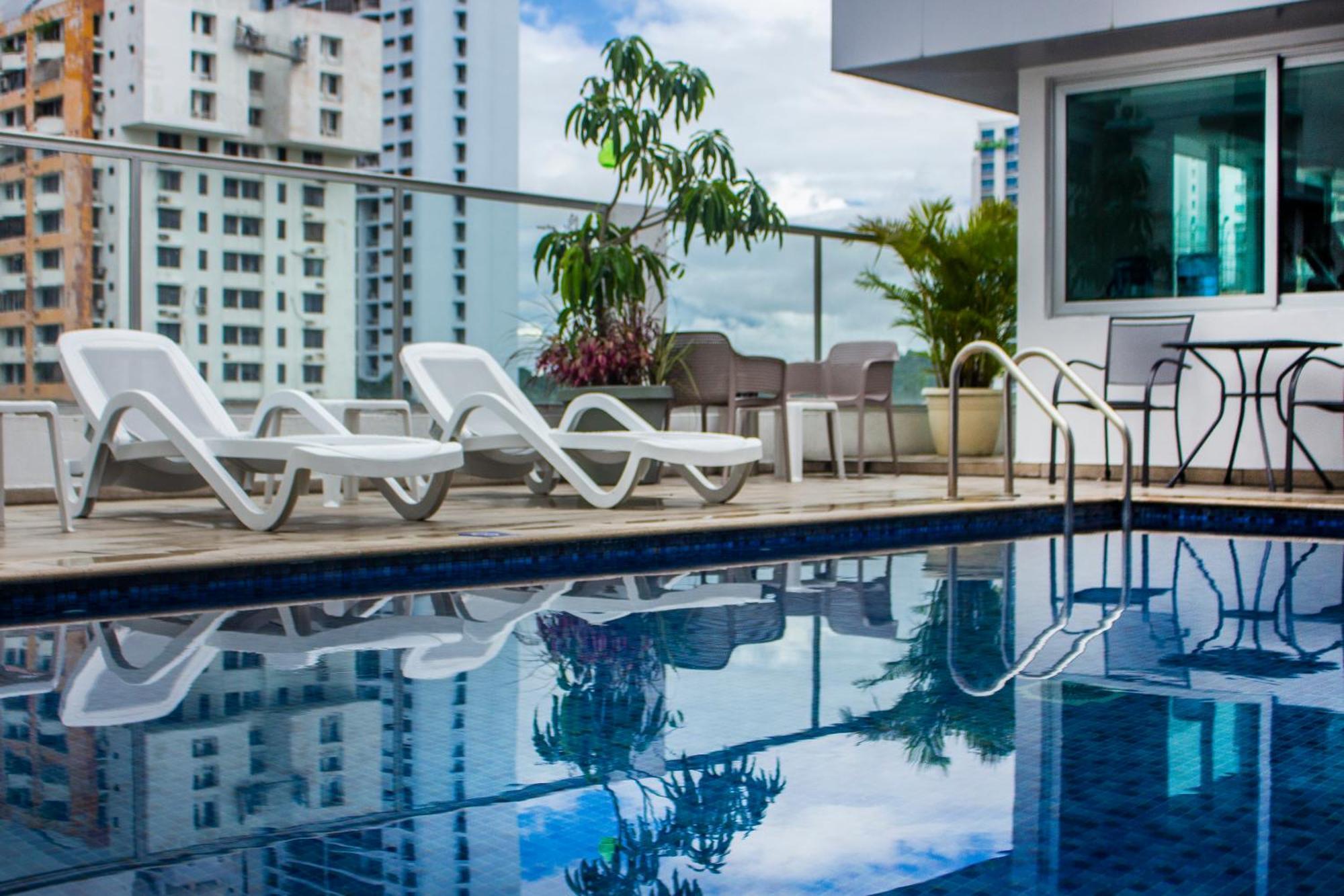 Hotel Ramada By Wyndham Panama Via Argentina Exterior foto
