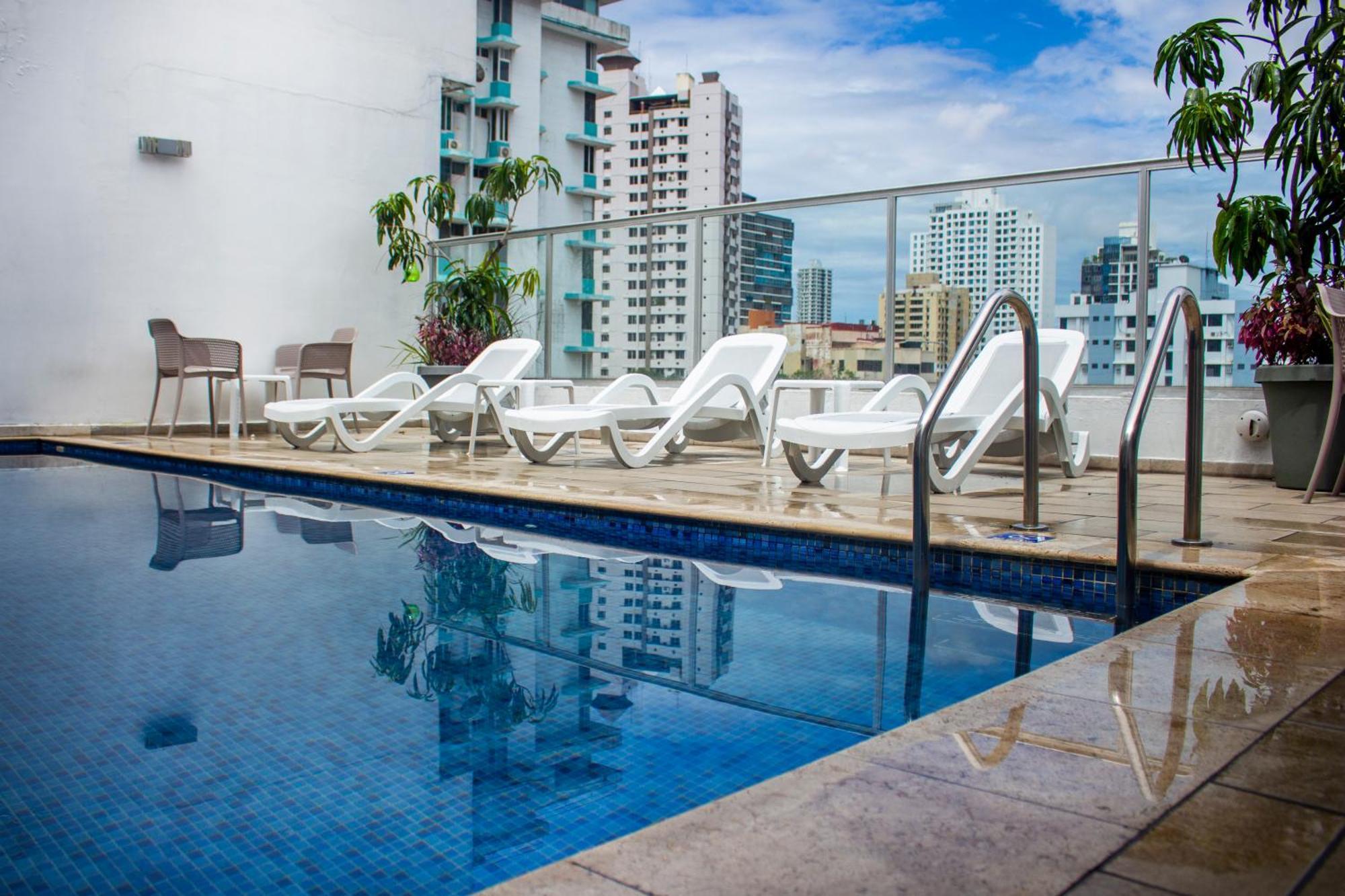 Hotel Ramada By Wyndham Panama Via Argentina Exterior foto