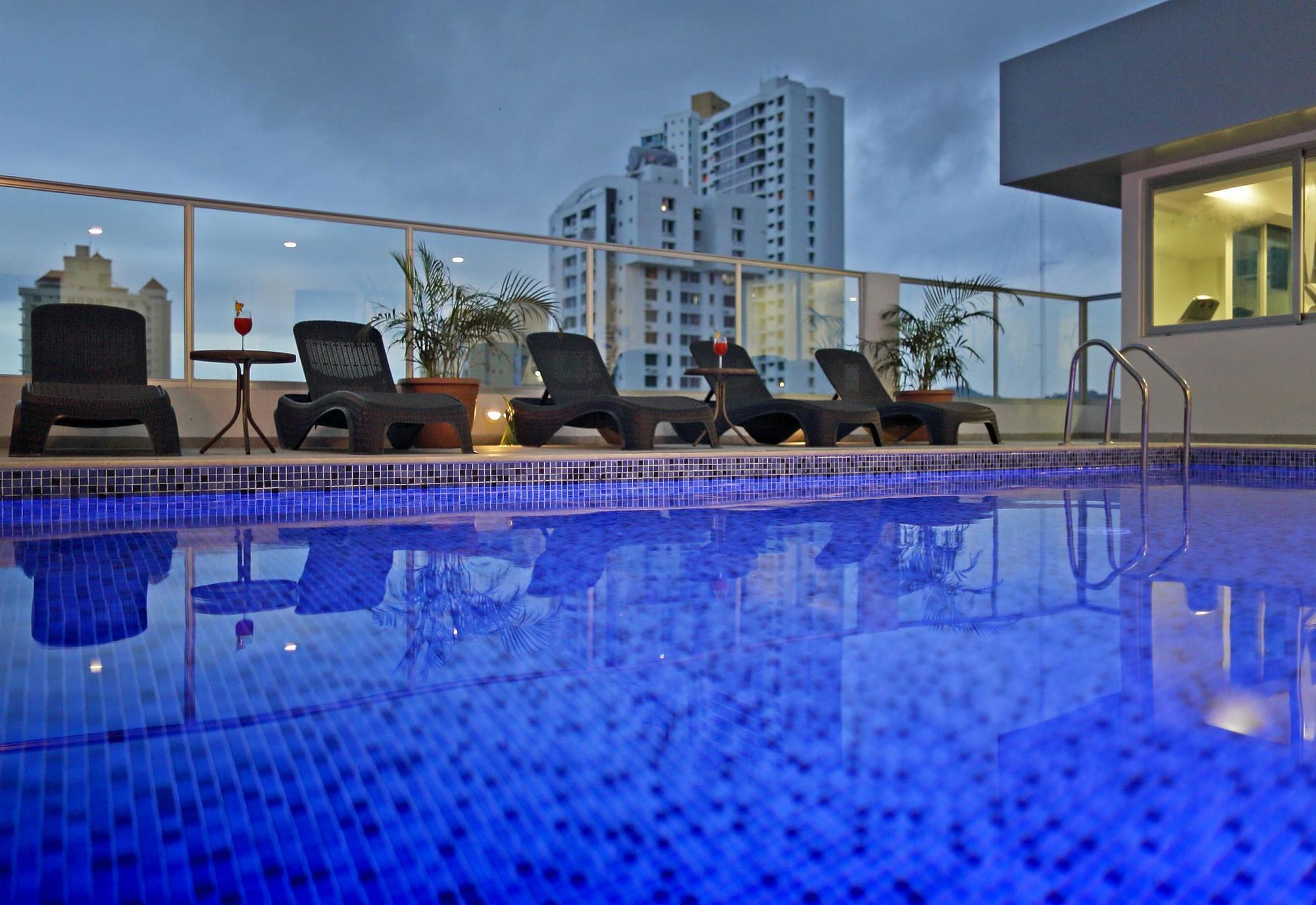 Hotel Ramada By Wyndham Panama Via Argentina Exterior foto